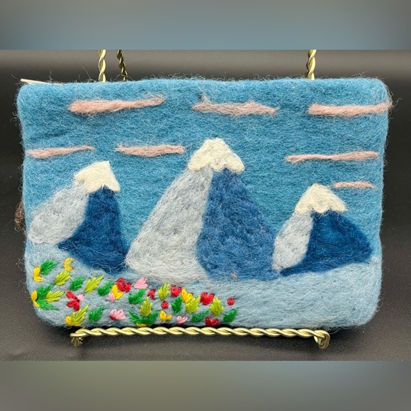Hand crafted by artisan’s Felted Jenny Krauss Pouch - Hand dyed - Fair Trade - Picture 2 of 9
